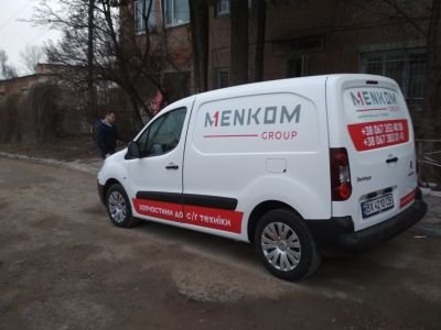 Брендування автомобіля "MENKOM"